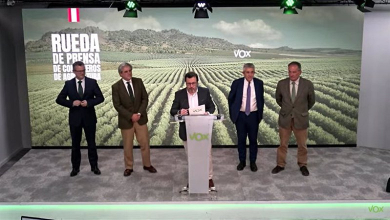 ep el portavoz nacional de vox jose antonio fuster y los consejeros de agricultura y medio rural de