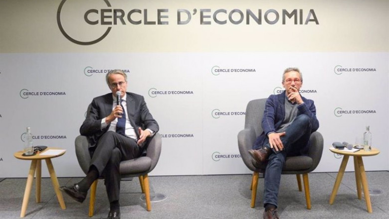 El presidente del Cercle d'Economia, Javier Faus, y miembro de la junta directiva, José M. Lasalle, durante la rueda de prensa | CERCLE D'ECONOMIA ep el presidente del cercle deconomia javier faus y miembro de la junta directiva jose m lasalle