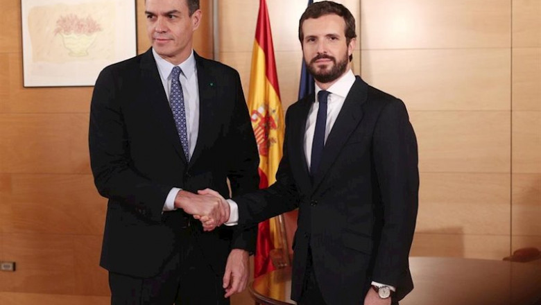 ep el presidente del gobierno en funciones pedro sanchez izq y el presidente del pp pablo casado