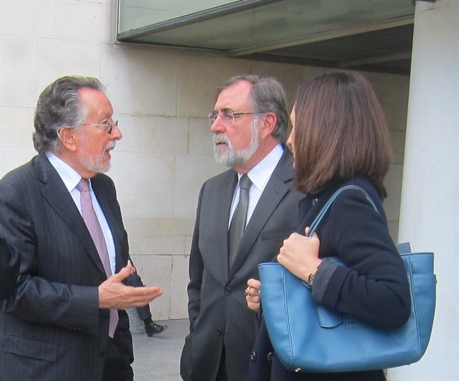 Grau habla con abogados tras salir del juzgado | EUROPA PRESS ep grau hablaabogadossalirjuzgado