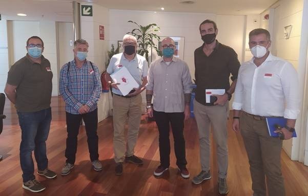 La Alianza por la bajada del IVA de las peluquerías se reúne con representante de Podemos en el Congreso de los Diputados | ALIANZA POR LA BAJADA DEL IVA DE LAS PELUQUERÍAS ep la alianza por la bajada del iva de las peluquerias se reune con representante de podemos en el