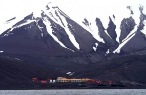 ep la base antartica espanola gabrielcastilla en isla decepcion