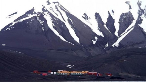 ep la base antartica espanola gabrielcastilla en isla decepcion