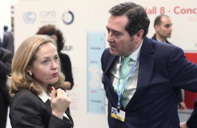 ep la vicepresidenta economica nadia calvino con el presidente de ceoe antonio garamendi en una