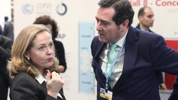 ep la vicepresidenta economica nadia calvino con el presidente de ceoe antonio garamendi en una