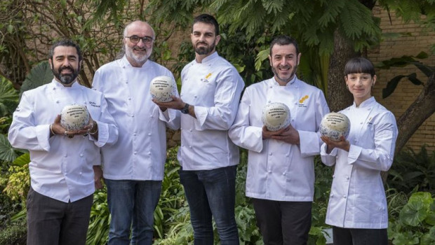 ep los cuatro restaurantes galardonados con el premio sol sostenible alimentosdespana 2026 posan en