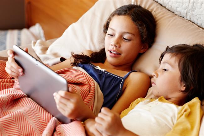 ep netflix lifestyle smartphone movil tablet tecnologi n menores pelicula cama ep netflix lifestyle smartphone movil tablet tecnologi n menores pelicula cama