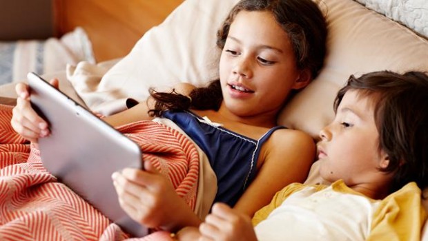 ep netflix lifestyle smartphone movil tablet tecnologi n menores pelicula cama