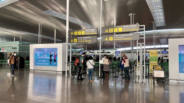 ep pasajeros en el aeropuerto de barcelona el prat el 3 de diciembre