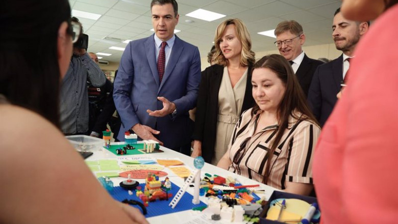 Pedro Sánchez visita un centro de Formación Profesional | ROBER SOLSONA - EUROPA PRESS ep pedro sanchez visita un centro de formacion profesional