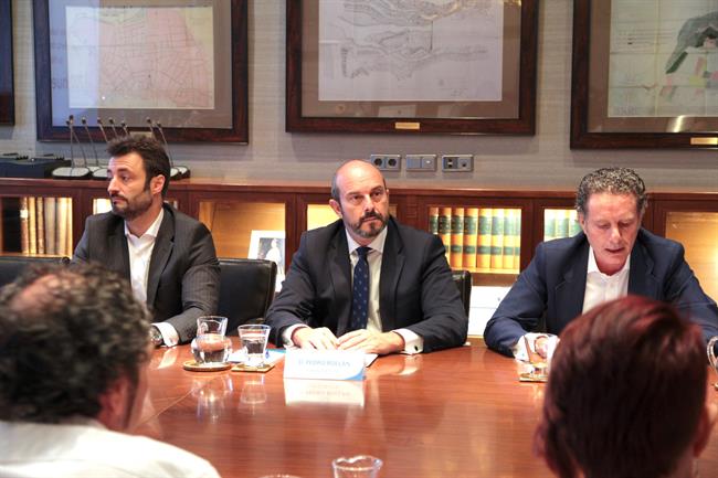Rollán en una reunión en el Canal de Isabel II | COMUNIDAD DE MADRID ep rollanuna reunioncanalisabel ii