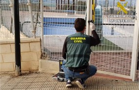 ep un agente inspeccionadeinstalaciones asaltadas