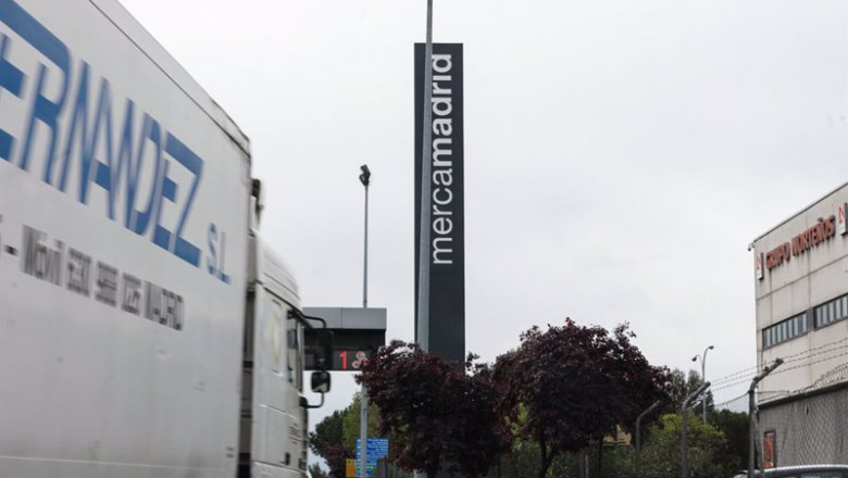 ep un camion llega a mercamadrid ep un camion llega a mercamadrid