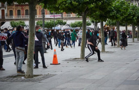 ep varias personas se enfrentan a la policia foral durante la manifestacion ilegal de protesta y