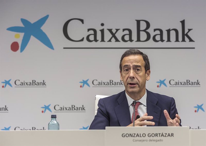 CaixaBank sube: eleva su guía de margen de intereses por encima de 10.000 millones