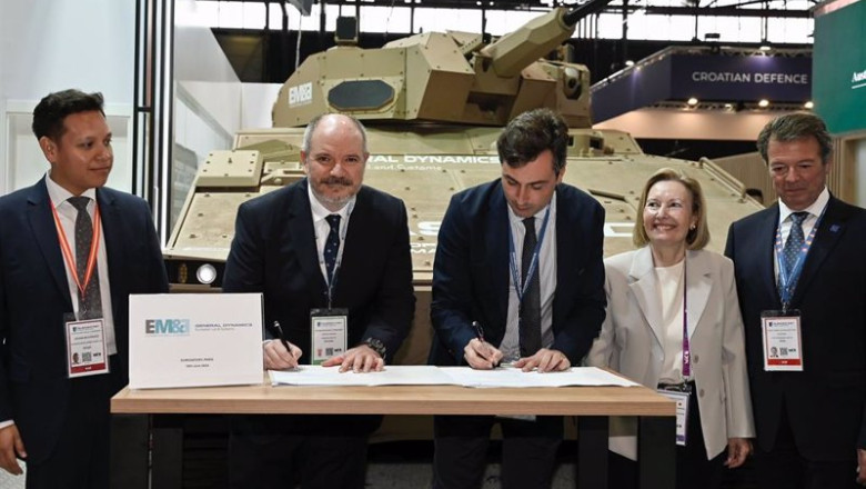 ep archivo firma del acuerdo entre escribano y general dynamics european land systems ep archivo firma del acuerdo entre escribano y general dynamics european land systems
