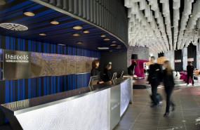 ep archivo   recepcion de un hotel barcelo