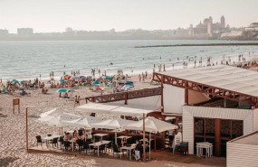 ep archivo   un chiringuito en la playa de cadiz verano de 2020