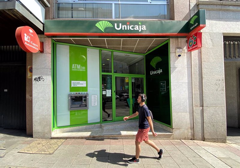 Unicaja pulveriza soportes del corto plazo y busca apoyo en los 1,05 euros