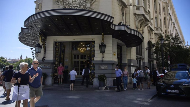 Archivo - Vista exterior y entrada del hotel de lujo Palace, desde 2006 'The Westin Palace, Madrid, a 26 de junio de 2022, en Madrid, (España). | Jesús Hellín - Europa Press - Archivo ep archivo vista exterior y entrada del hotel de lujo palace desde 2006 the westin palace madrid a