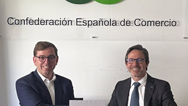 ep carrefour se adhiere a la confederacion espanola de comercio