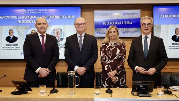 ep de izquierda a derecha francisco uria director de estudios y analisis del instituto espanol de