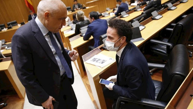 ep el diputado socialista rafael simancas y el de ciudadanos edmundo bal conversan la comision del