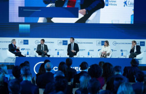 ep el ministro de economia carlos cuerpo el presidente de kpmg espana juanjo cano la directora