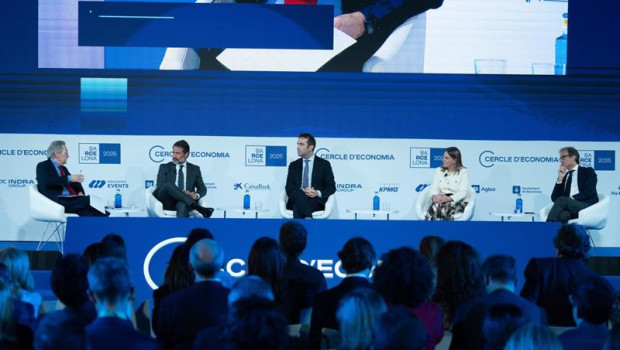 ep el ministro de economia carlos cuerpo el presidente de kpmg espana juanjo cano la directora