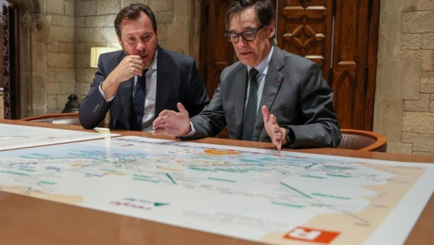 ep el presidente de la generalitat salvador illa con el ministro de transportes y movilidad