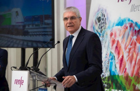 ep el presidente de renfe isaias taboas dando un discurso sobre la presentacion del tren de noe en