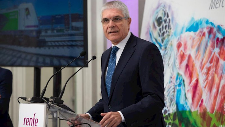 ep el presidente de renfe isaias taboas dando un discurso sobre la presentacion del tren de noe en