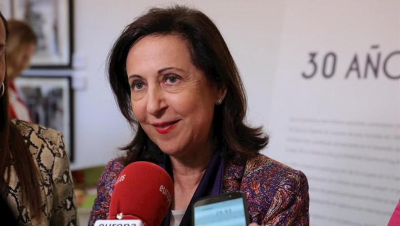 ep la ministra de defensa margarita robles en su visita a la exposicion fotografica 30 anos de
