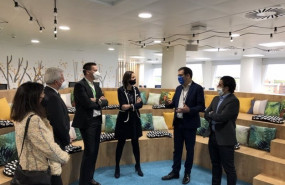 ep la ministra de industria visita a schneider electric para conocer su apuesta por la