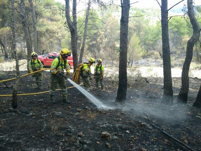 ep los bomberoscastellonen refrescarzona calcinada