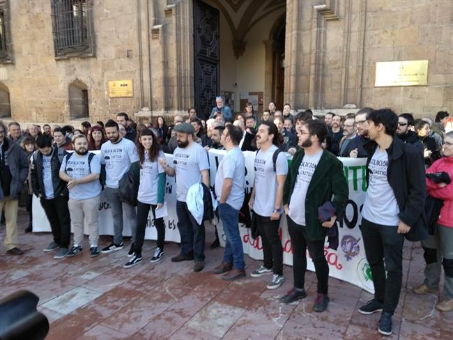 Los diez acusados antes de entrar al TSJA. | EUROPA PRESS ep los diez acusadosde entrartsja