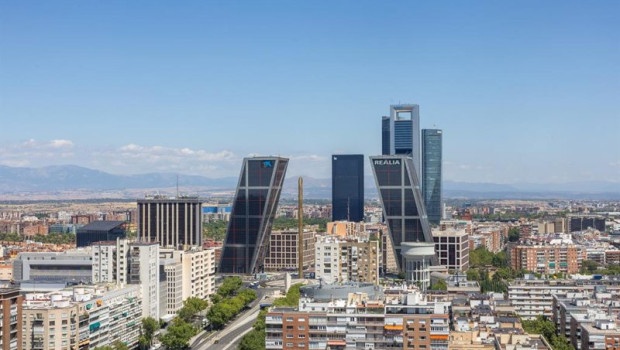 ep panoramica de la puerta de europa tambien conocida como torres kio y el parque empresarial cuatro