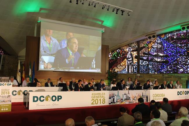 El presidente de Dcoop, Antonio Luque, interviene en la asamblea | DCOOP ep presidentedcoop antonio luque intervienela asamblea