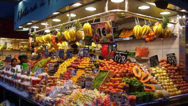 ep puesto de frutas de un supermercado