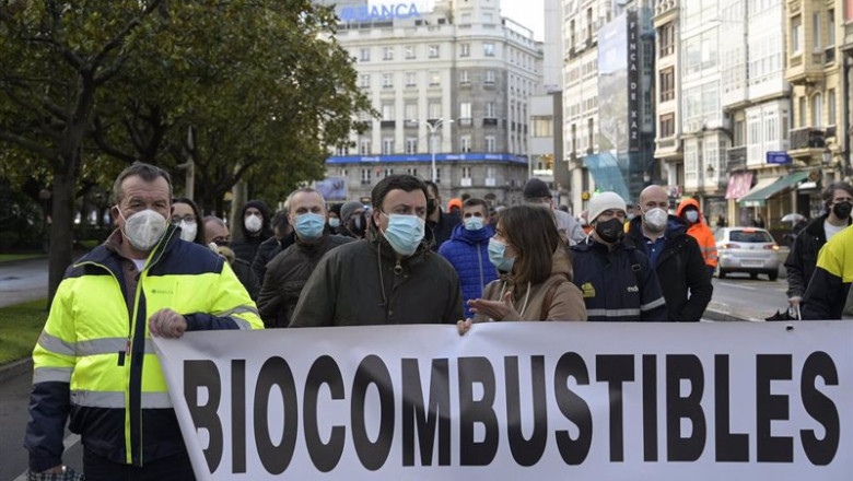 Trabajadores de la central térmica de Endesa en As Pontes, de la planta de Siemens Gamesa en As Somozas y de Alcoa en San Cibrao se concentran ante la Delegación del Gobierno para pedir su mediación en el conflicto por el cierre de las respectivas plantas | M. Dylan - Europa Press - Archivo ep trabajadores de la central termica de endesa en as pontes de la planta de siemens gamesa en as