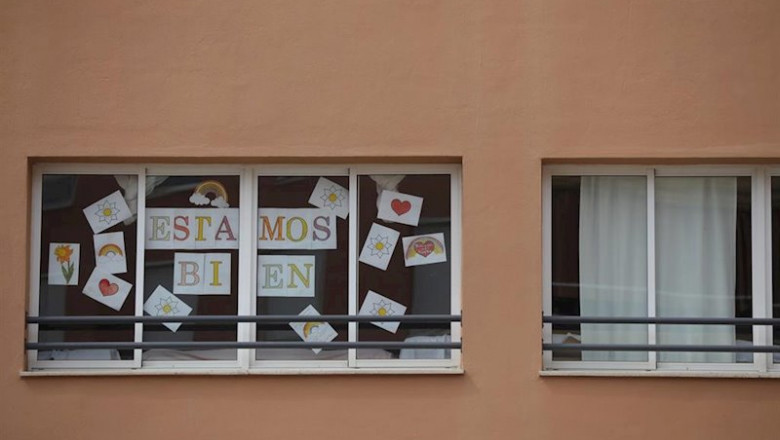 ep ventana del centro de personas mayores joaquin rosillo de san juan de aznalfarache sevilla donde ep ventana del centro de personas mayores joaquin rosillo de san juan de aznalfarache sevilla donde