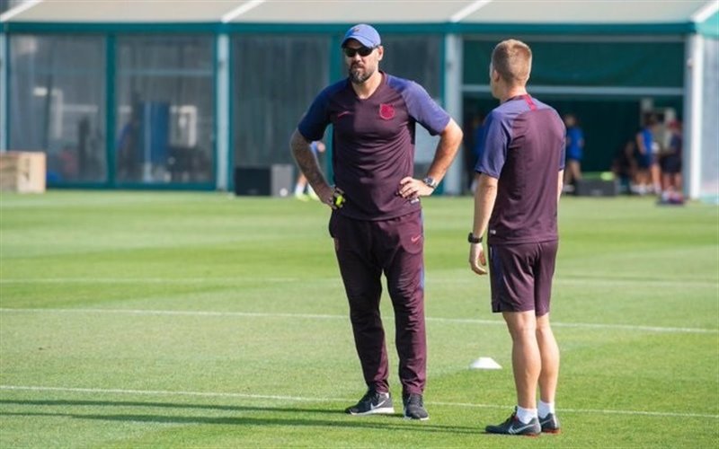 ep victor valdes durante un entrenamiento con el juvenil a del fc barcelona