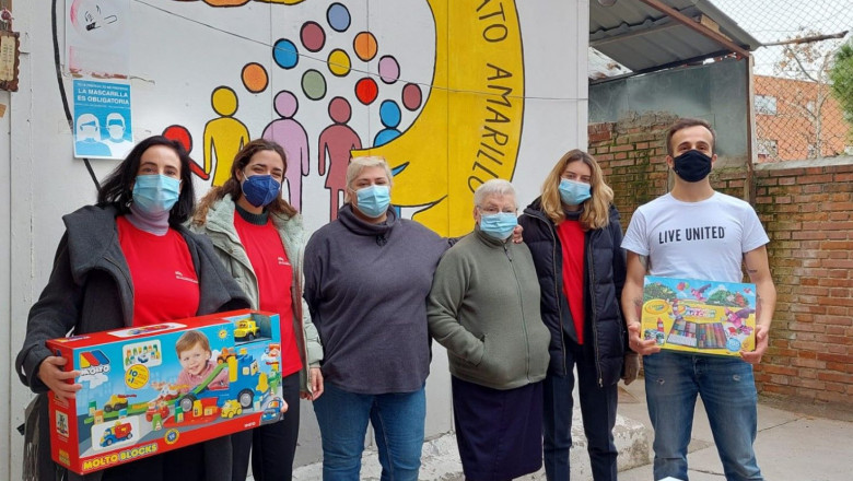 1640779125 juguetes pato amarillo 