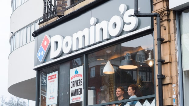 dl dominos pizza group à emporter pizza restaurant logo ftse 250 min