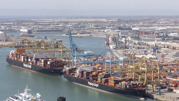 ep archivo   el puerto de barcelona aumenta su trafico exterior de contenedores por las