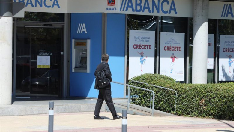 ep archivo un hombre pasa al lado de una sucursal de abanca en madrid espana a 10 de septiembre de ep archivo un hombre pasa al lado de una sucursal de abanca en madrid espana a 10 de septiembre de