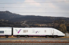 ep archivo   un tren de alta velocidad