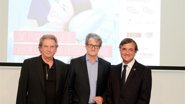 ep de izquierda a derecha dr miguel carasol sociedad espanola de periodoncia dr juan jose gomez