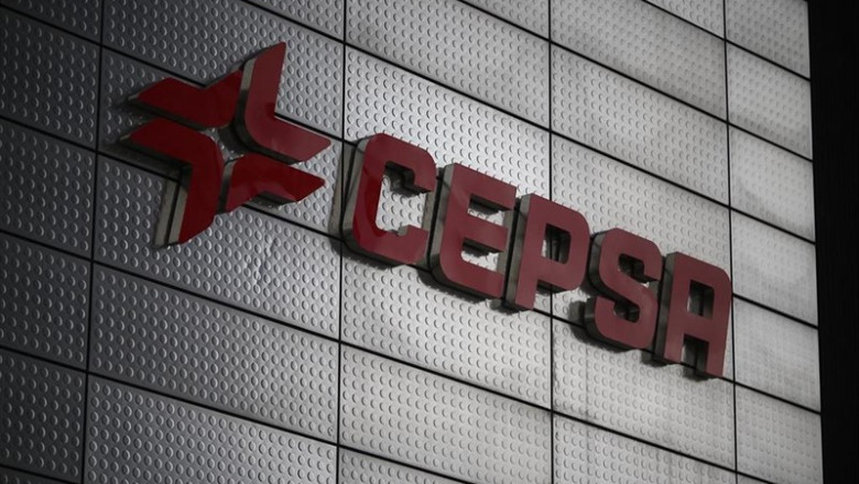 ARCHIVO ep economia- cepsa emite 500 milloneseurosbonosuna demanda 35 veces superior