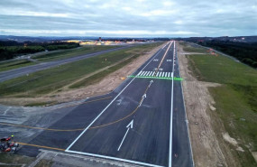 ep el aeropuerto de santiago rosalia de castro